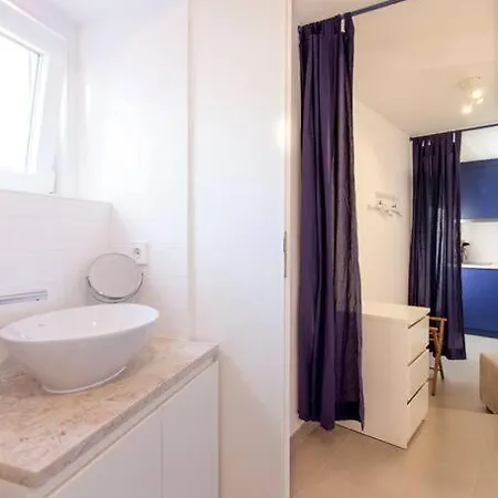 아파트 Sao Vicente 5 - Historic Flat In